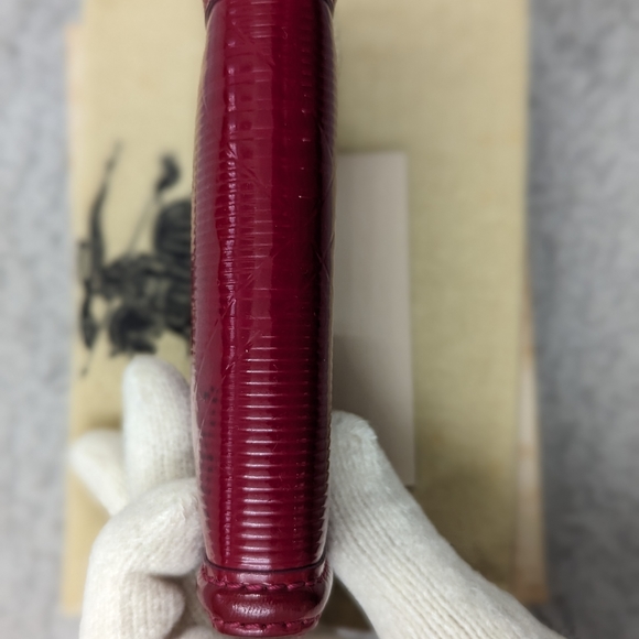 BURBERRY Embossed Patent Leather Raspberry Sorbet Coincase - Picture 8 of 11